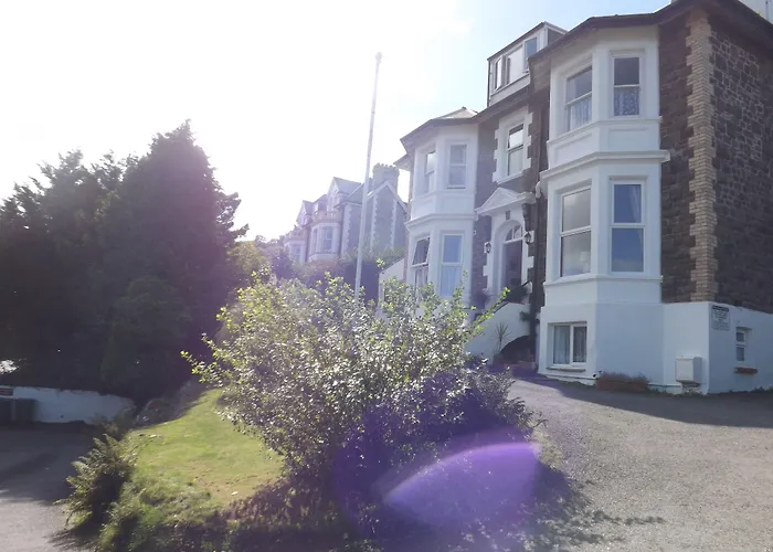 Cairn House - Bed & Breakfast